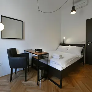 호텔 Atik