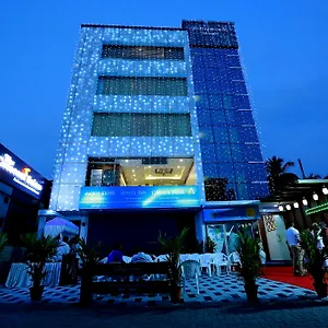 Hotel The Crescent Edapalli